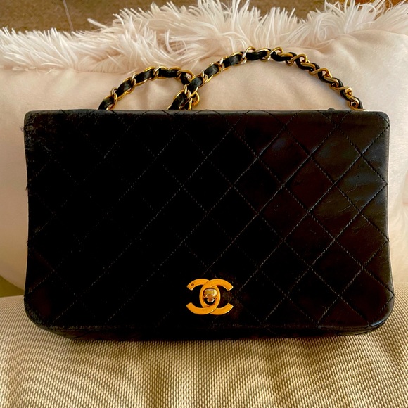 CHANEL Handbags - Authentic 1980s Vintage Chanel bag
